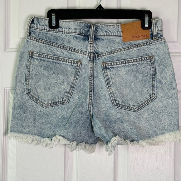 Sneak Peak Boutique Jean Shorts - Picture 3 of 8